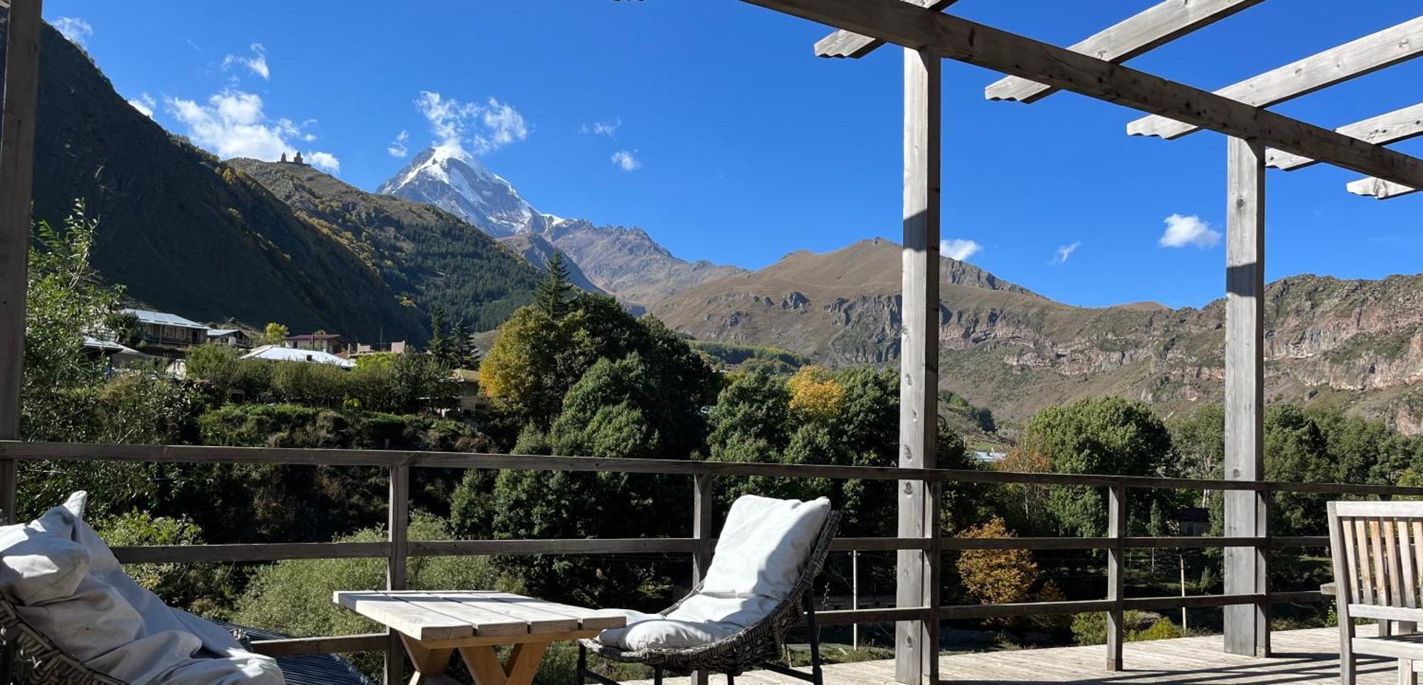 Отель Stancia Kazbegi Экстерьер фото